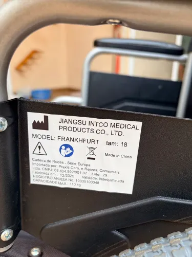 Cadeira de Rodas Praxis Frankfurt 110kg tamanho 18
