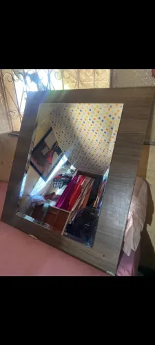 Espelho em moldura de mdf