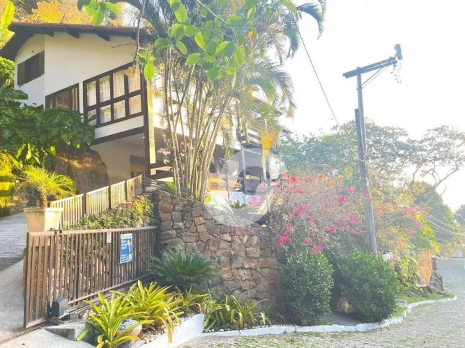 Casa com 5 dormitórios à venda, 343 m² por R$ 1.660.000,00 - Itacoatiara - Niterói/RJ