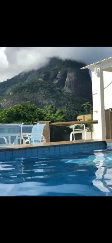 Imóvel para aluguel e venda possui 700 metros quadrados com 4 quartos
