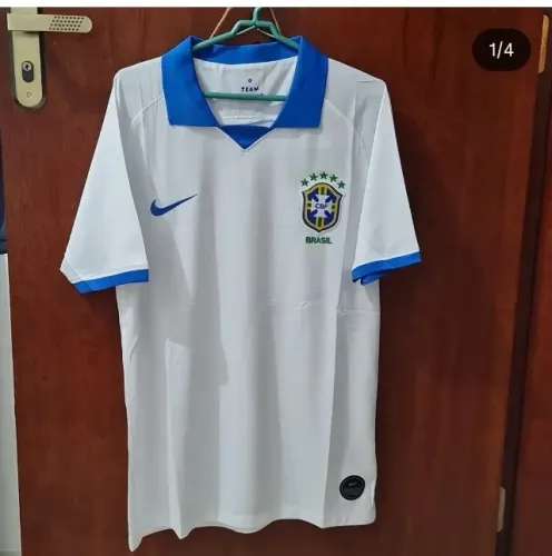 Camisa branca Seleção Brasileira