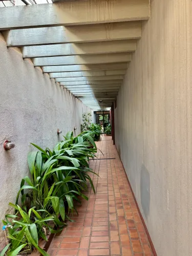 More em pousada no centro com café da manhã