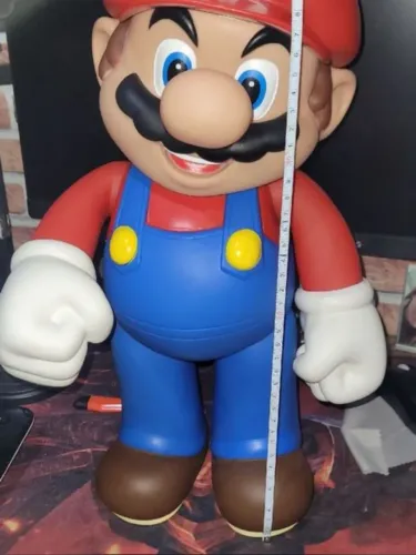 Boneco gigante Mario