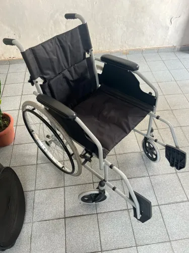 Vendo cadeira de rodas 