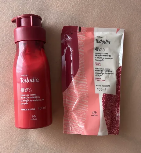 Hidratante cereja e avelã 400 ml + refil 400 ml produto novo