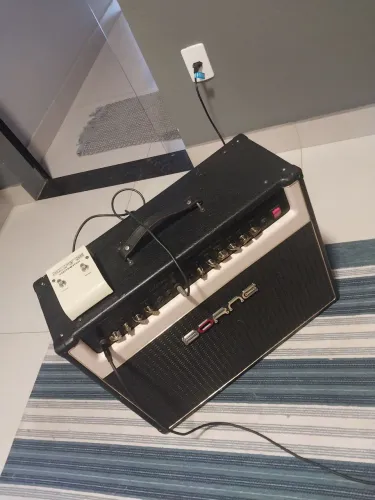 Cubo guitarra Born Evidence 150 edição especial 