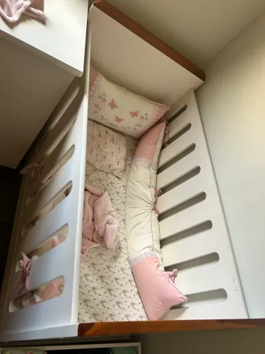 Berço que vira mini cama