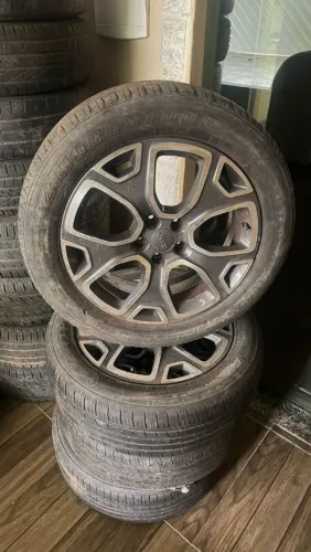 Vendo jogo de rodas aro 18 jeep renegade