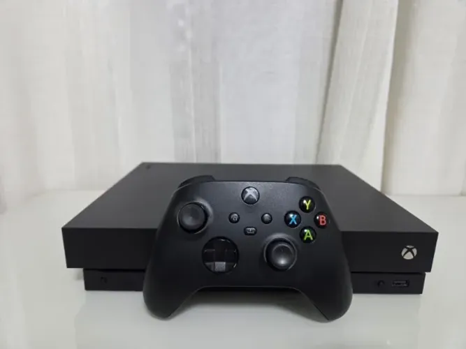 Vendo Xbox One X 1 Tb de Memória Impecável com Controle Series X - Aceito Cartão e TROCO