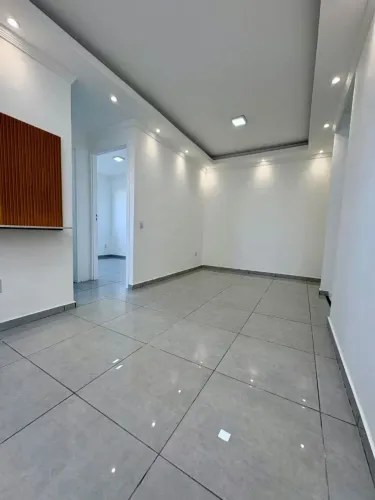 Apartamento com 2 dormitórios à venda, 45 m² por R$ 252.000,00 - Jardim IV Centenário - Gu
