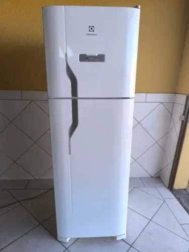 Geladeira Eletrolux (seminova)
