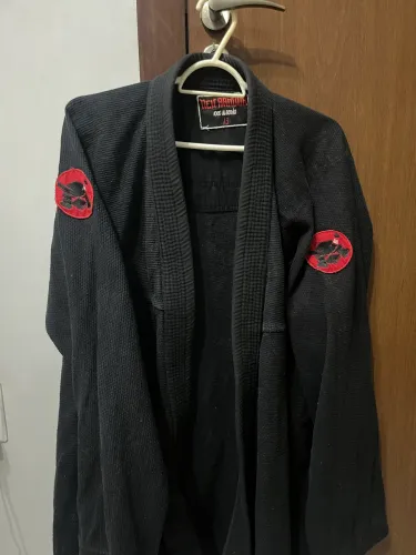 Kimono de Jiu-Jítsu preto A3