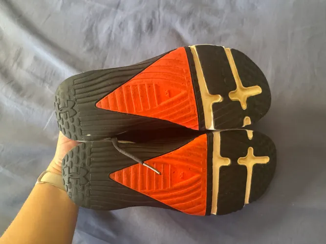 Vendo tênis under armour 37