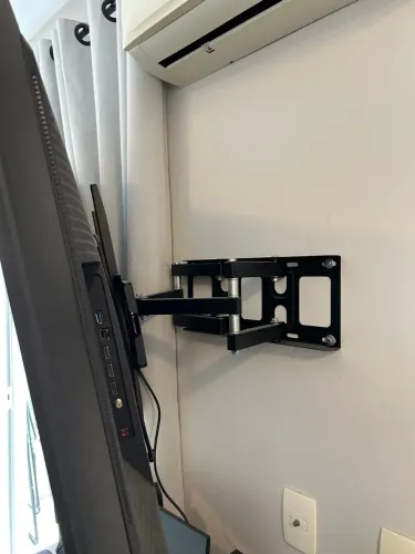 Suporte Para Tvs Multiarticulado 37 A 80 Sav-4600 Aquário Cor Preto