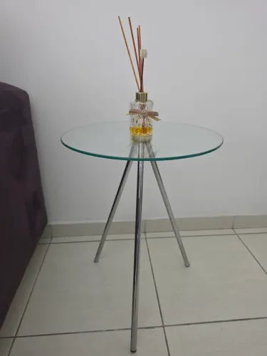 Mesa lateral de vidro