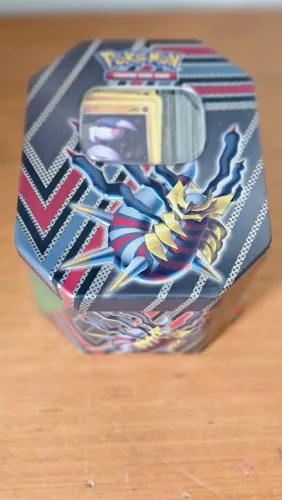 Lote +180 Cartas Pokémon + Lata - Colecionável (Inglês/Japonês) incluído português*