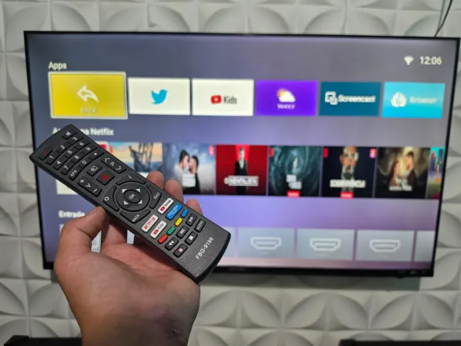 Vendo tv 50pl multilaser smart ultra HDR10+ 4k lançamento 2022 tela borda infinita tv top.
