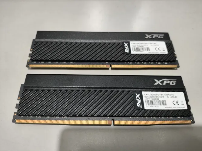Memória DDR4 16 GB 2 x 8 GB 3200 MHz XPG D45