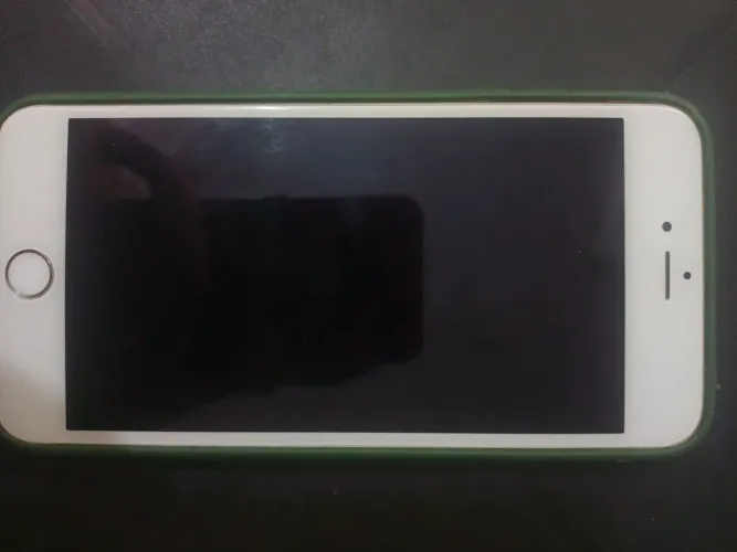 Celular iPhone 6 plus com defeito, coloquei pra carregar e parou