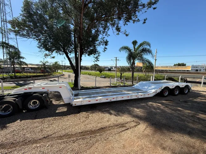 Carreta prancha 3 eixos