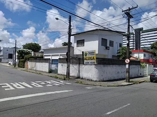 Excelente casa localizada no bairro dos Estados!
