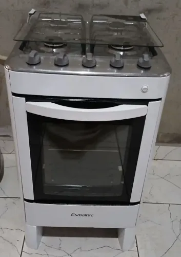 Vendo fogão 4 bocas (esmaltec)Não é elétrico
