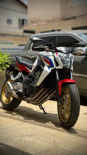     Honda CB 650F Impecável | Escape Power R$2 Mil | Pneus Novos
