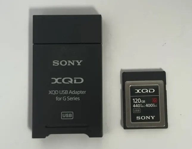 Kit Cartão Sony XQD 120GB com Leitor XQD