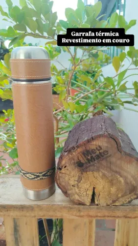 Térmica de chimarrão com revestimento 