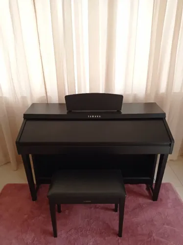 Piano Yamaha CVP 601B