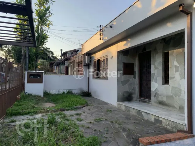 Casa à venda Rua Coronel João Pacheco de Freitas, Jardim Itu - Porto Alegre