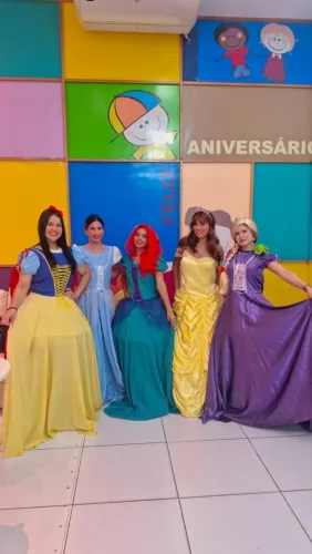 Princesas personagens vivos natal