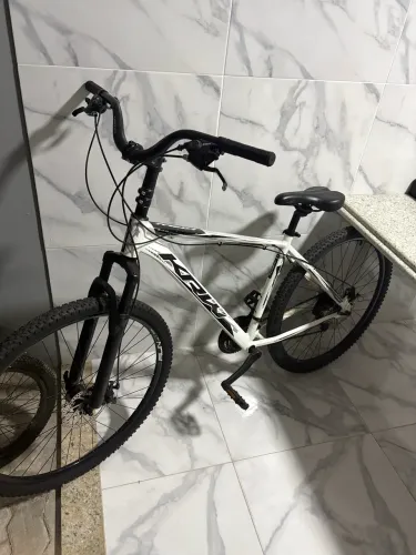 Vendo bike KRW com marcha aro 29