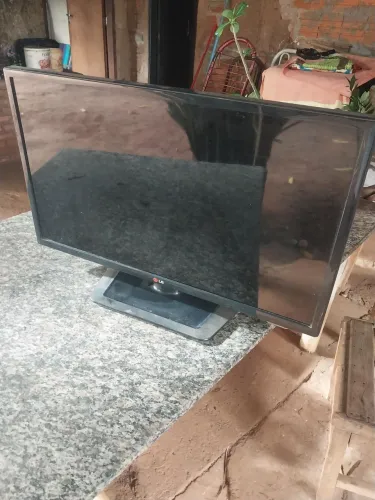 TV 32 POLEGADA ( NAO LIGA)