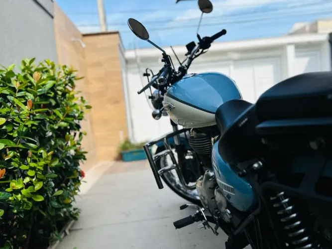 Meteor Aurora 350cc 2026 com acessórios originais