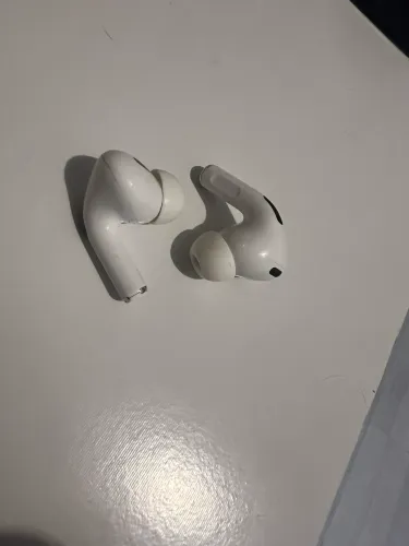 AirPods Pro 2 modelo A2699, e A2699 somente os fones