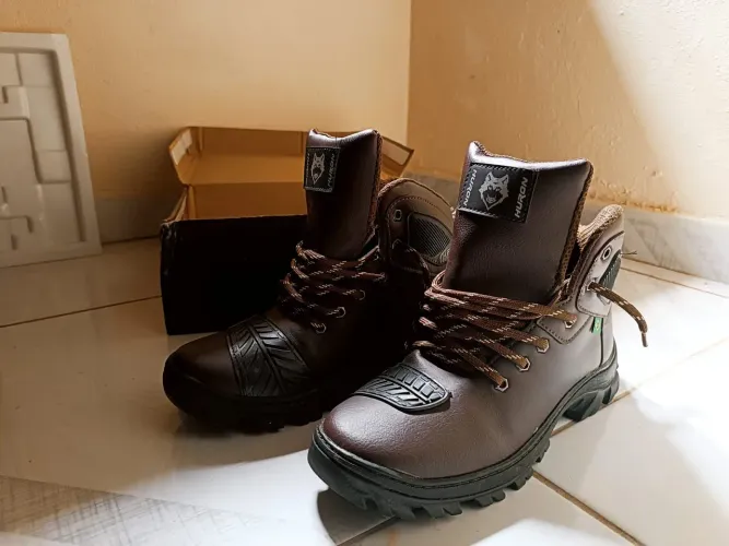 Bota masculina nova 