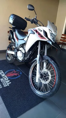 Vende-se XRE 300 top Financiamos *