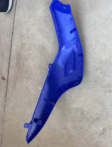 Carenagem superior lado esquerdo tanque da XTZ Lander 250 2023