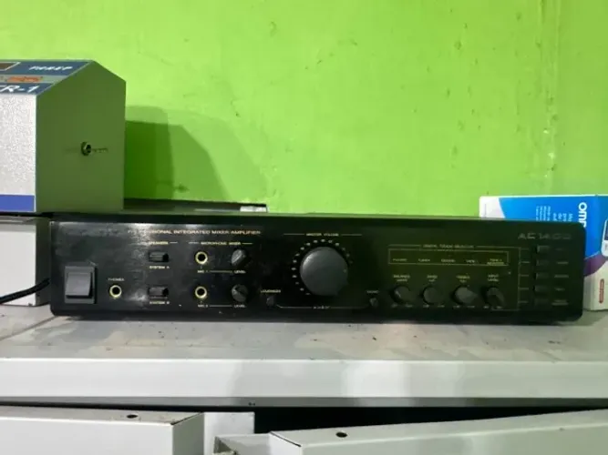 Amplificador mixer mod AC 1400