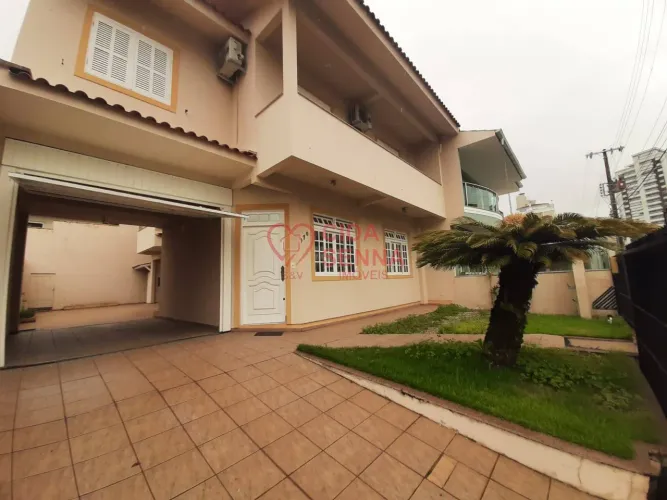 ACEITO IMÓVEL DE MENOR VALOR CASA BELÍSSIMA DESOC 5 DORMS VGS P/ 6 CARROS
