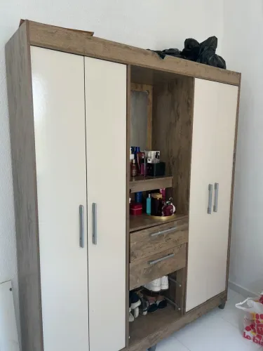 Vende-se Guarda Roupa Casal