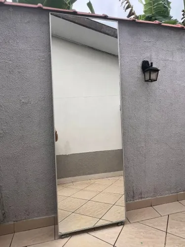 Espelho grande corpo inteiro 2,40m x 0,80m com rodinhas - entrega fácil