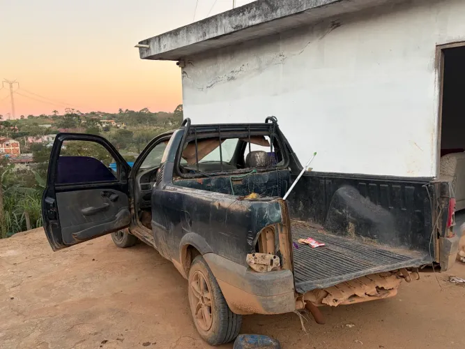 Fiat Strada Working 1.5 MPI 8V CE (álcool) 2001