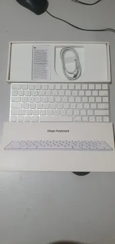 Vende-se teclado da Apple