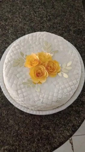 Bolo de noiva com quase 2 kilos por encomenda