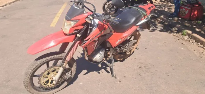 vendo bros nxr 160 vermelha 2023 quitada só pegar e transferir