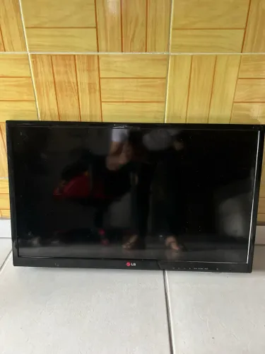 Tv / Monitor LG 30 polegadas  - em perfeito estado 