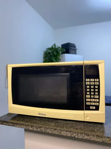 Micro-ondas PHILCO 220v