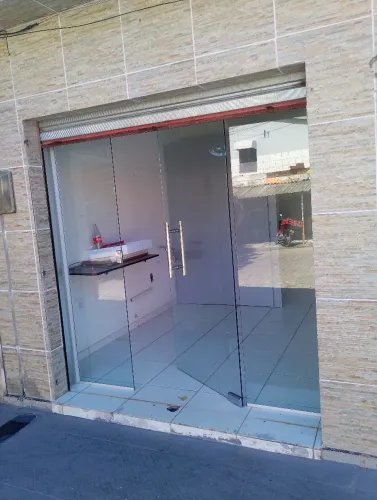 ALUGA-SE PONTO COMERCIAL NA SANTA LUCIA